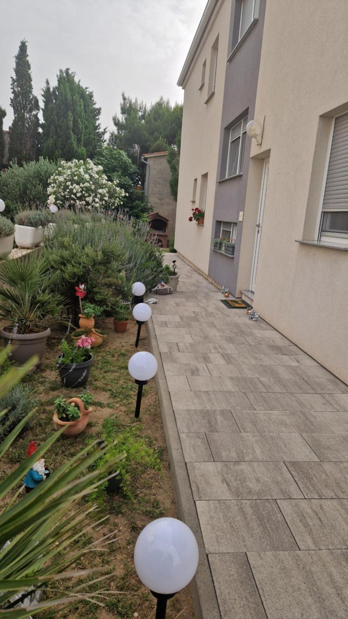 Apartmani Gimi Shine Vrsi Esterno foto